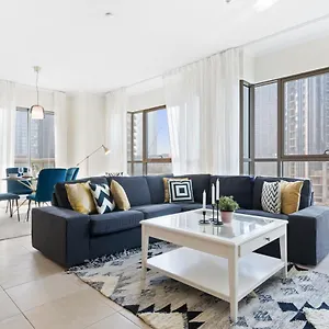Apartment Stylish With Partial Burj Khalifa View, Dubai