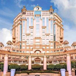Swissotel Al Murooj 두바이